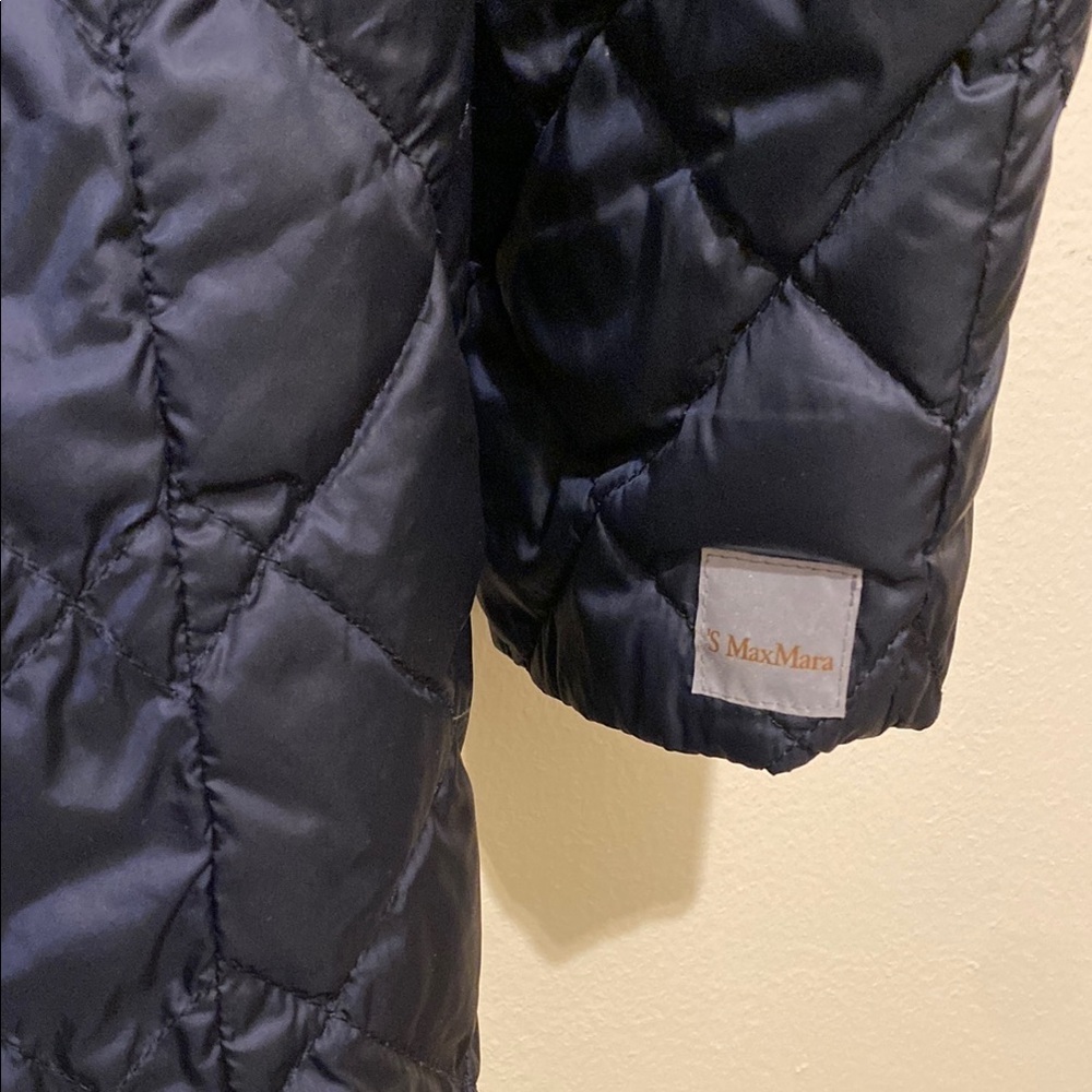 ‘S MAXMARA Navy Quilted Hooded Reversed Jacket. Size 8 ( missing belt) - Picture 5 of 14